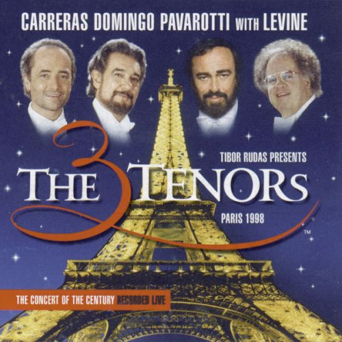 Les Trois Ténors sous la direction de James Levine Sur le Champs de Mars et sous la Tour Effeil retransmis en Mondiovision à l'occasion de la coupe du monde 1998- 100 musiciens sur scène